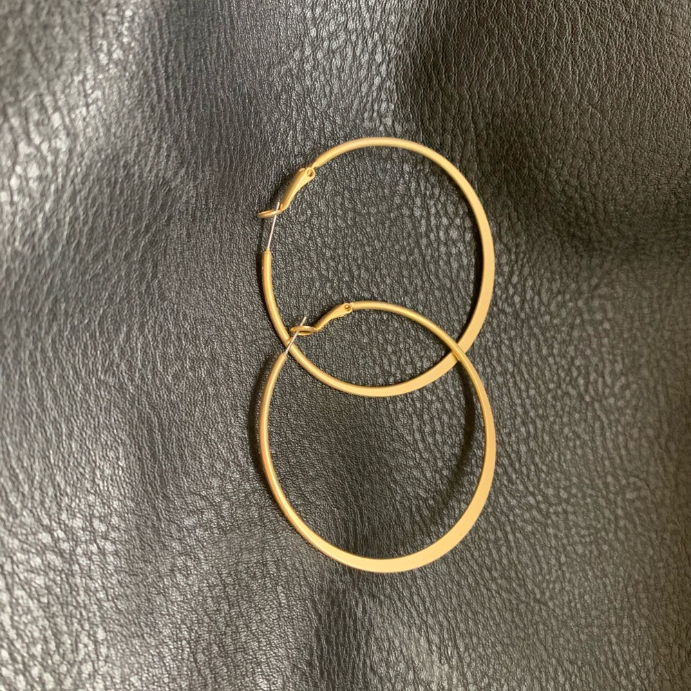 Gold hoops - Picture 2 of 2